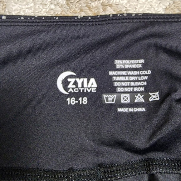 Zyia Black Reflective Pocket Light n Tight Hi- Rise 7/8 Leggings Size 16-18 - Picture 4 of 6